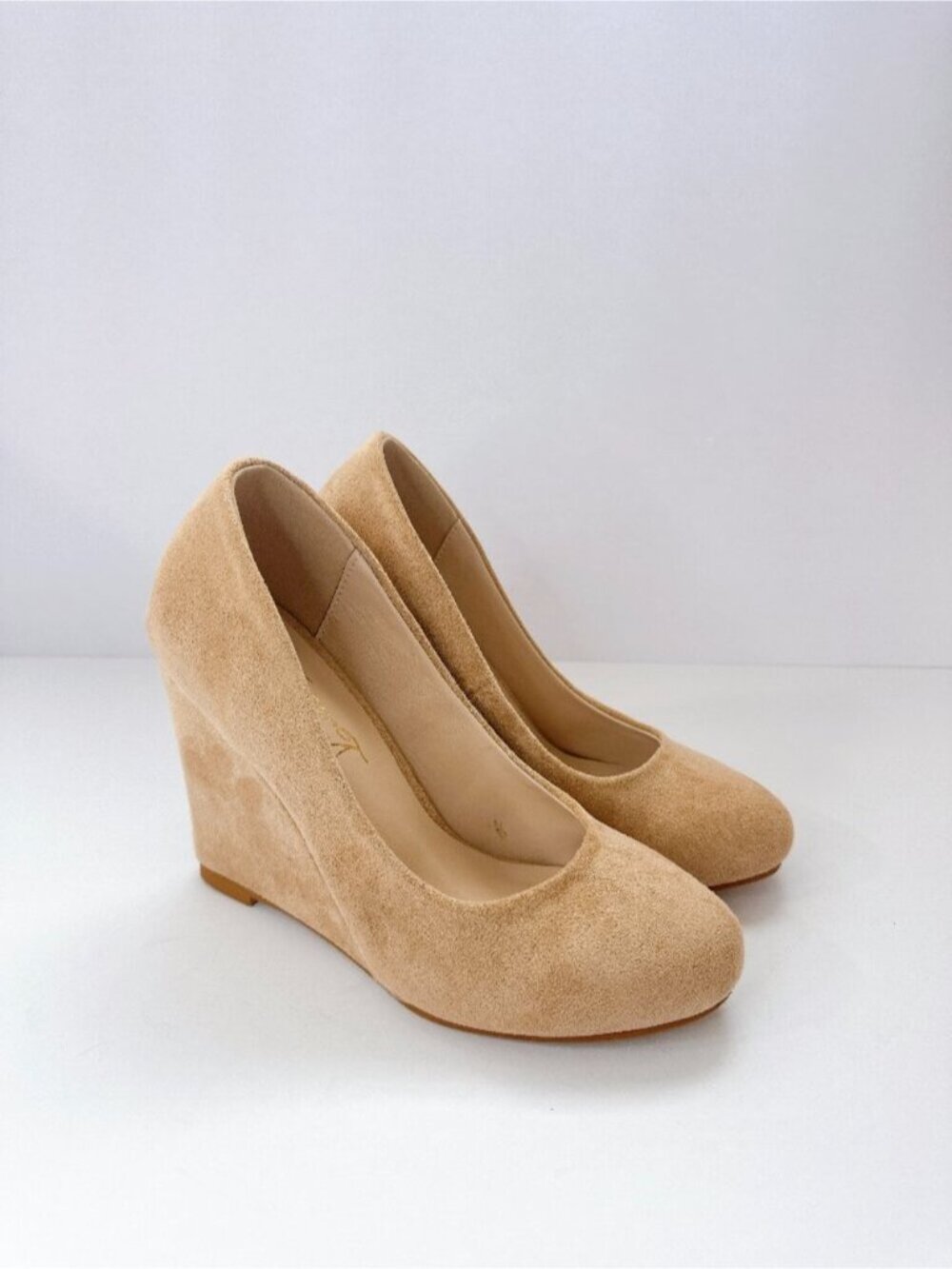 Size 7 Khaki Suede Wedge Pumps Classic Almond Toe Comfort Heels FOWT